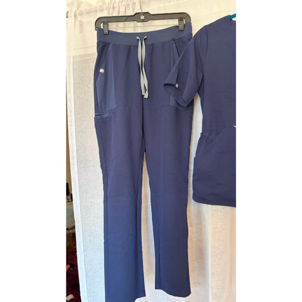 FIGS Women’s Medical Scrubs Navy Blue - Picture 6 of 7